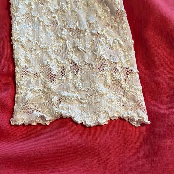 COLDWATER CREEK lace cream top with beige lining. XXL - Picture 7 of 7